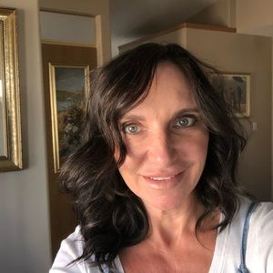 Meet your Posher, Debbie